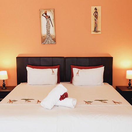 Capbon Guesthouse Уиндхоек Екстериор снимка