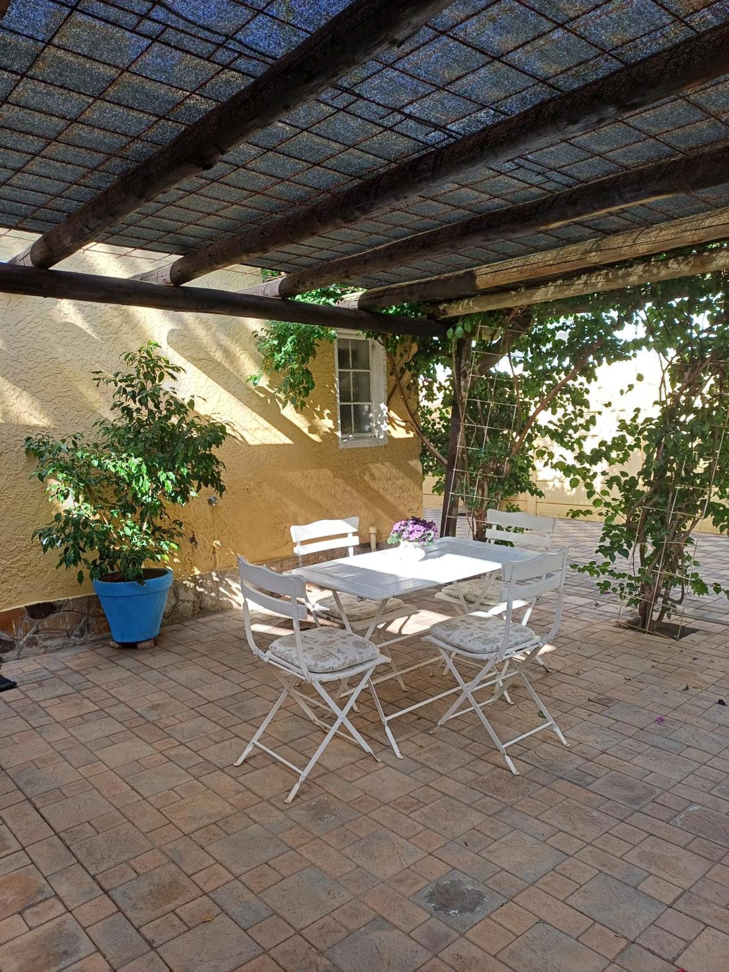 Capbon Guesthouse Уиндхоек Екстериор снимка
