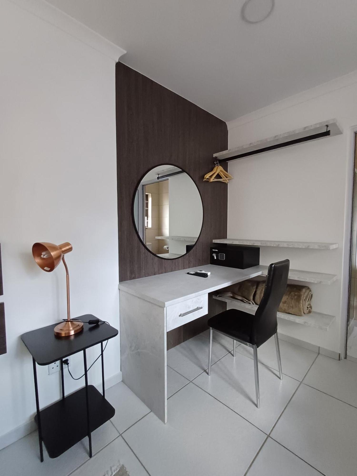 Capbon Guesthouse Уиндхоек Екстериор снимка