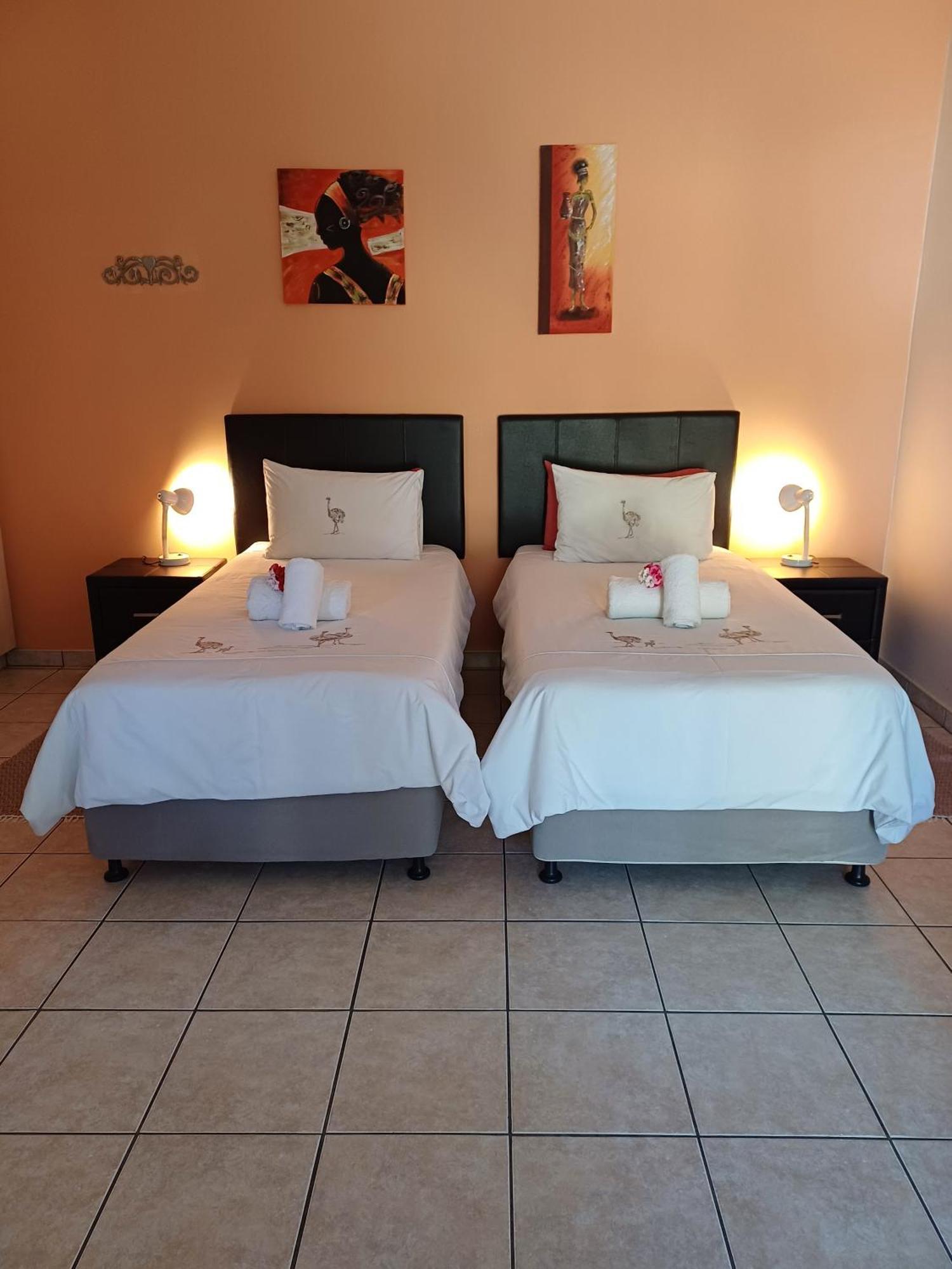 Capbon Guesthouse Уиндхоек Екстериор снимка