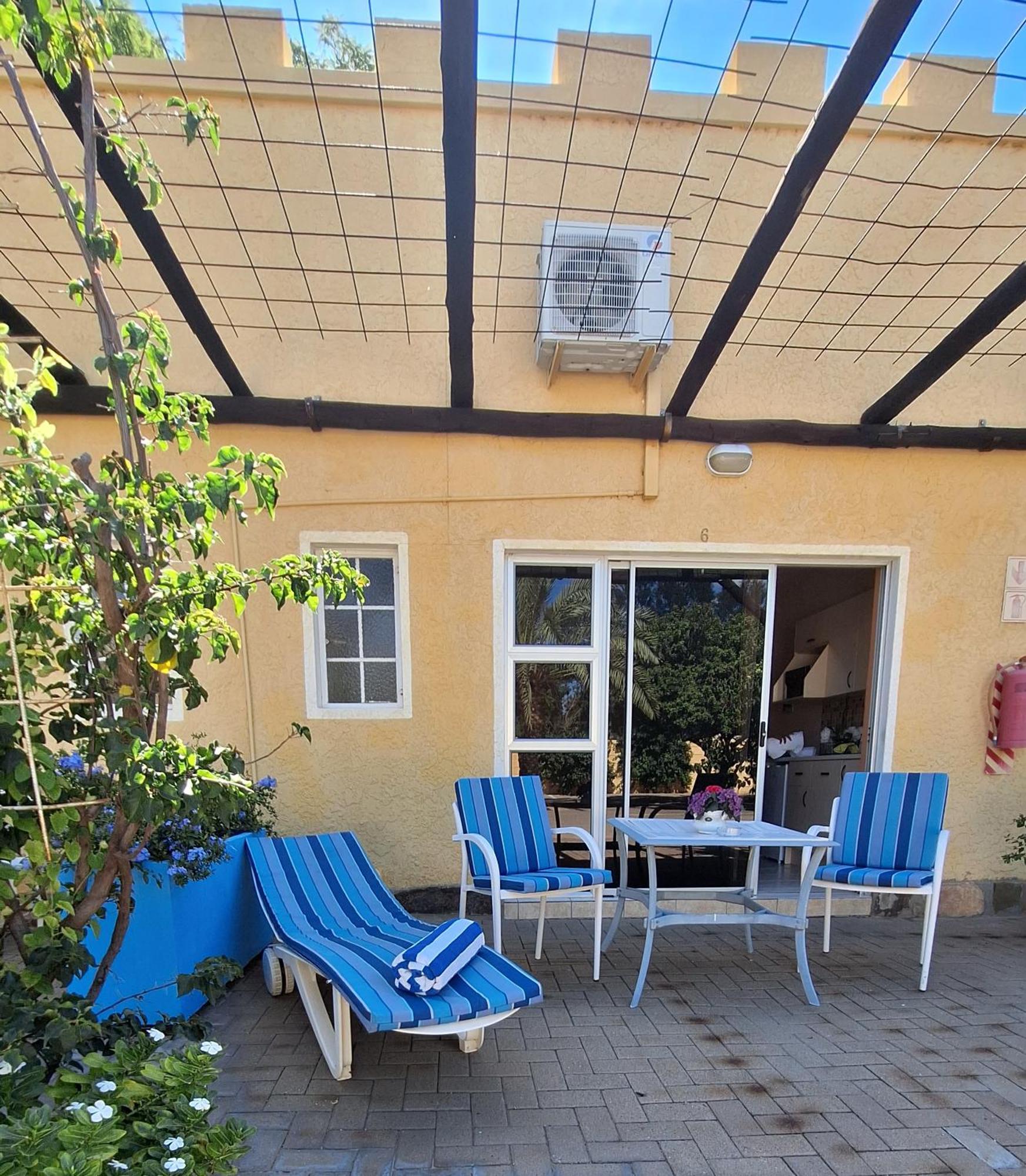 Capbon Guesthouse Уиндхоек Екстериор снимка
